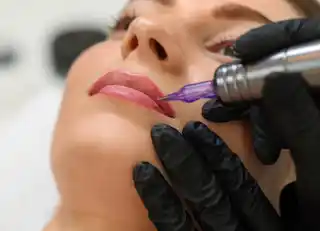 Maquiagem permanente labial